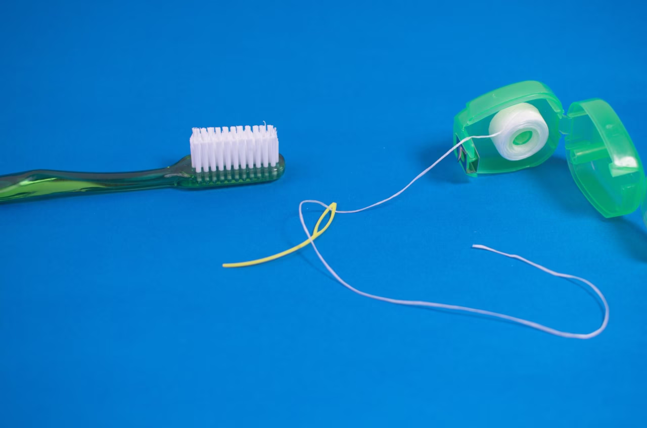 Escova De Dente E Fio Dental Escova De Dente E Fio Dental