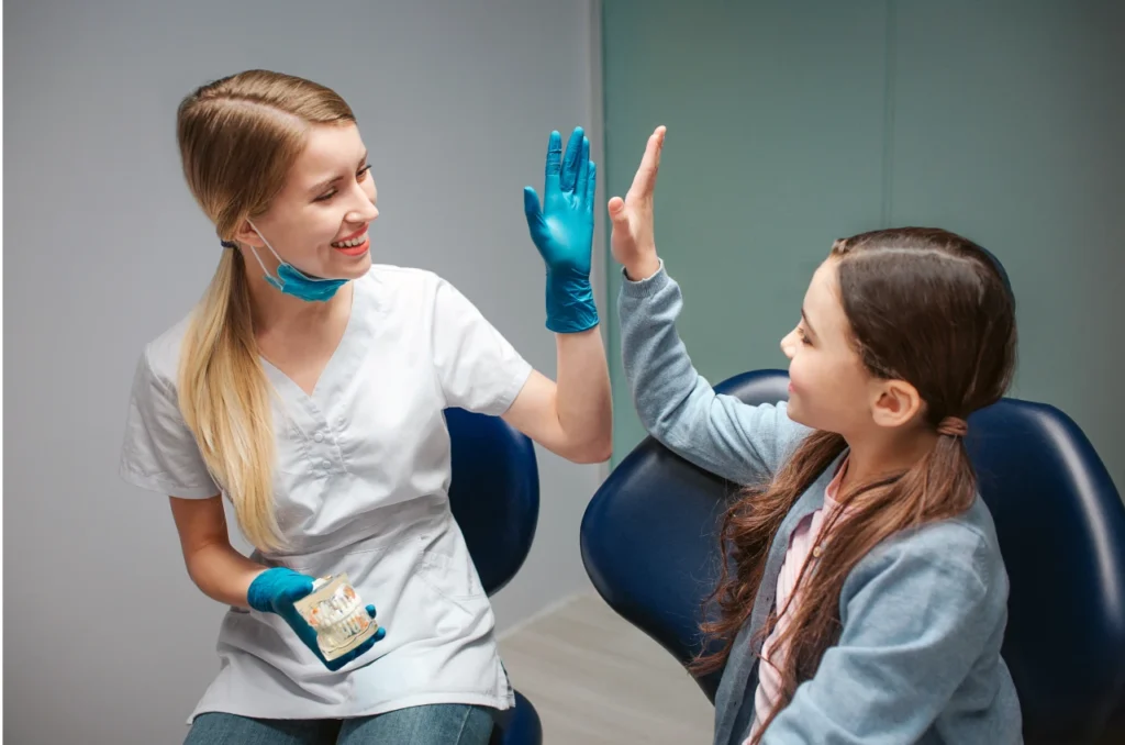 Dentista Infantil Com Crianca Dentista Infantil Com Crianca